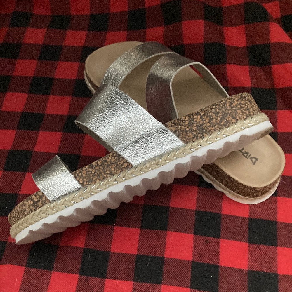 NWOT Dirty Laundry Double Strap Sandal